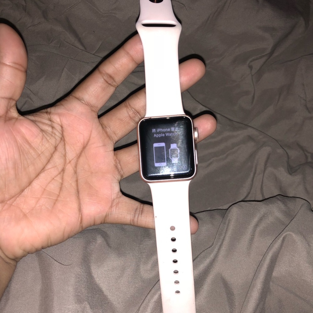 Apple Watch series 3 rose gold LOCKED !!!